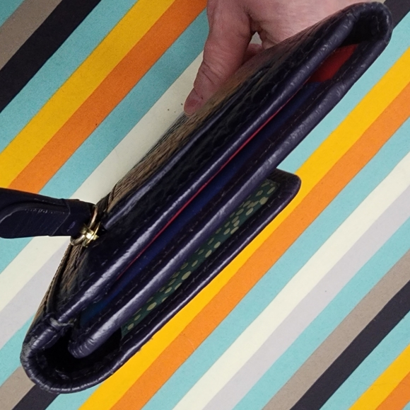 Radley London Passport wallet - Picture 4 of 15